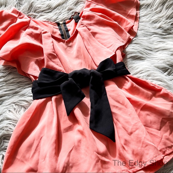 H&M | Flutter Sleeve V-Neck Tie Belt Blouse Top - Picture 3 of 6